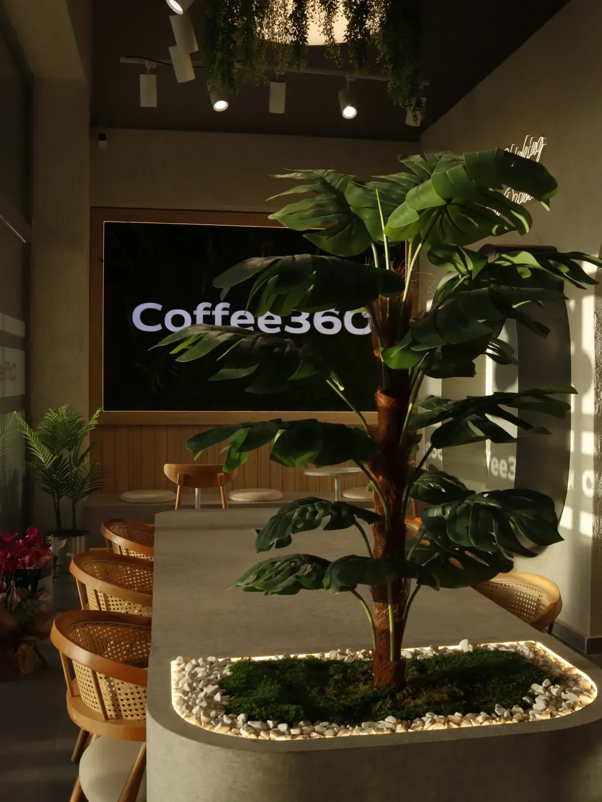 Coffee360 Bayrampaşa: Anahtar Teslim Cafe Elektrik Altyapı ve Aydınlatma Projesi